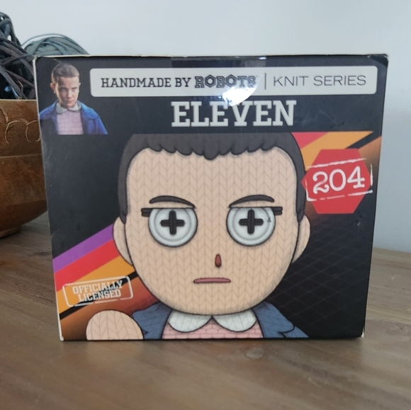 πΊ Handmade by Robots β Stranger Things β Eleven #204 β Vinyl Figure β NIB π©β¨ - Picture 5 of 7